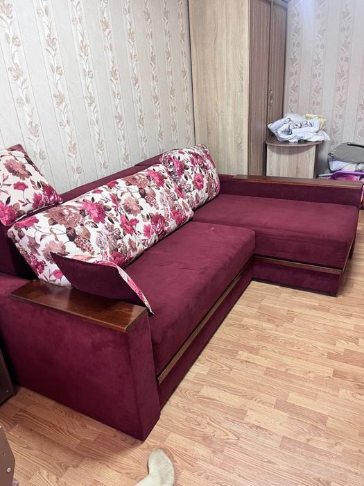 Диван розкладний в хорошому стані
