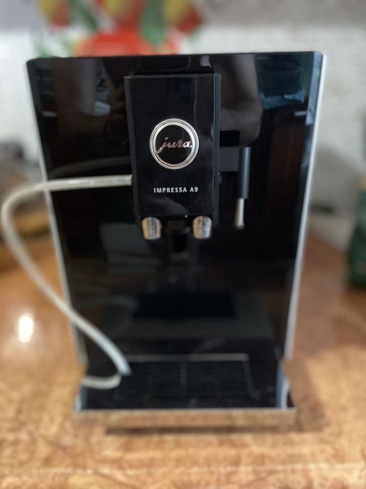 Кавоварка, кавомашина Jura A9