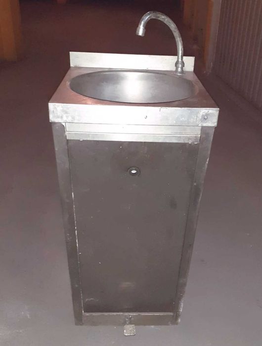 Lavatório em Inox com pedal