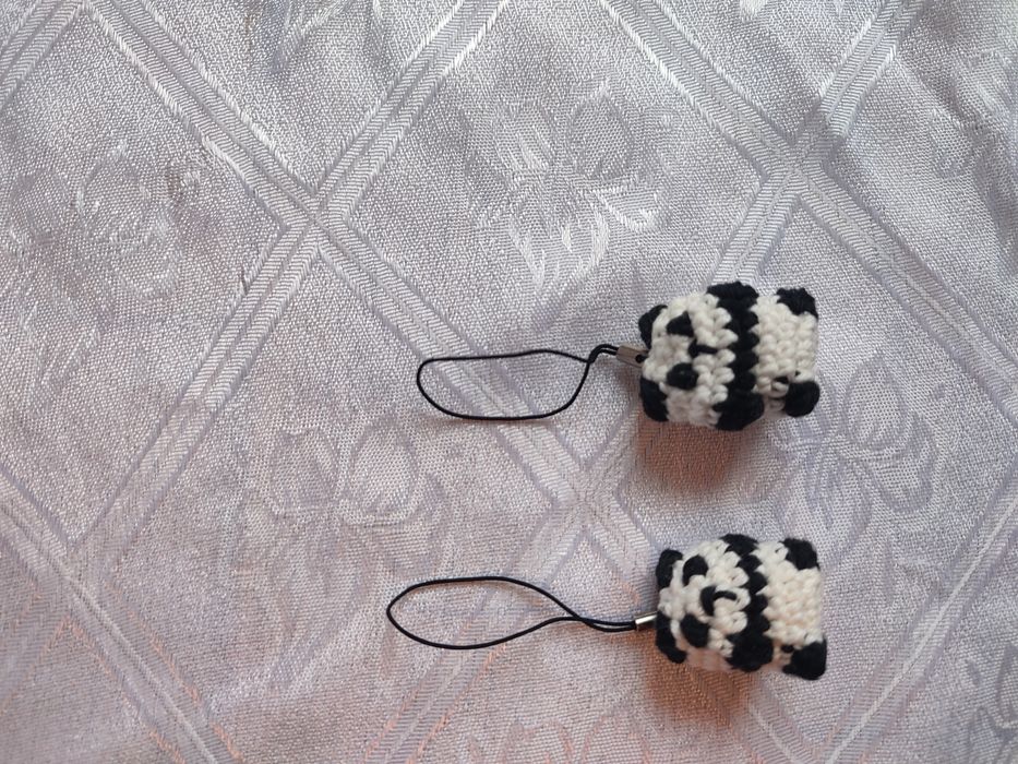 Брелочки зв'язані гачком