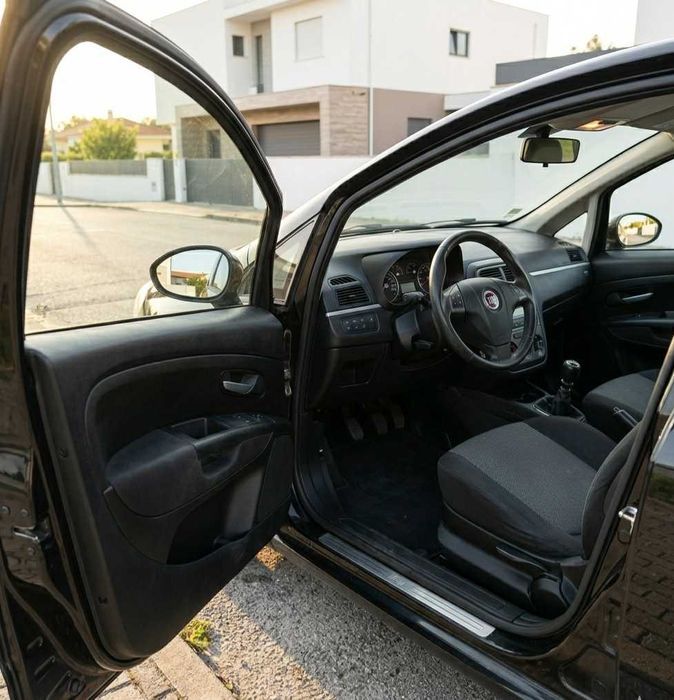 FIAT Grande Punto 1.3 Multijet (Diesel) 2007 – Económico e Fiável