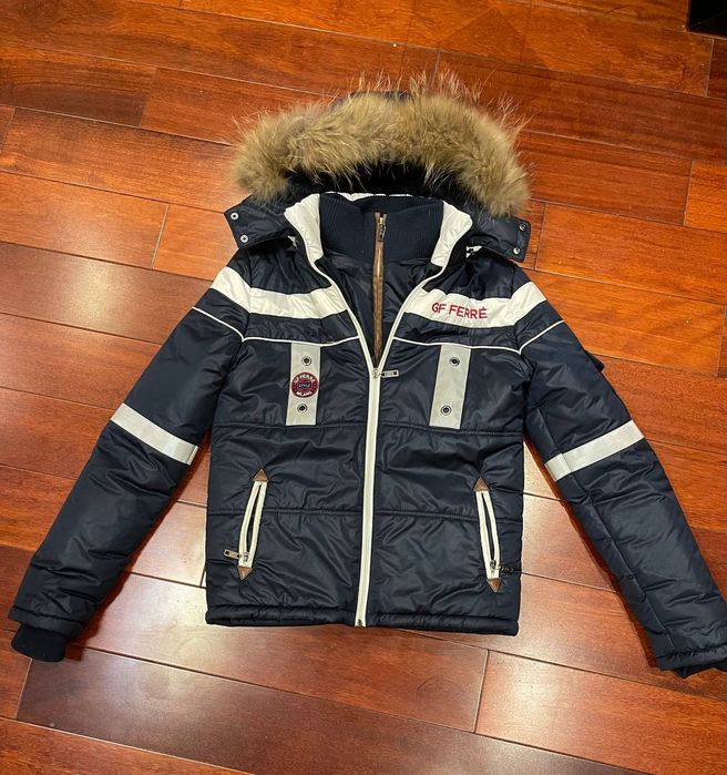 Продам детскую куртку FERRE