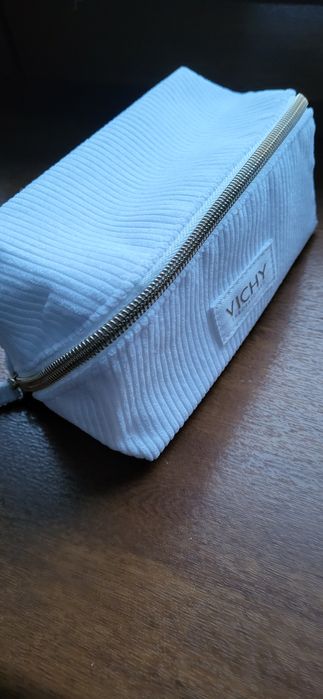 Kosmetyczka Vichy Biala