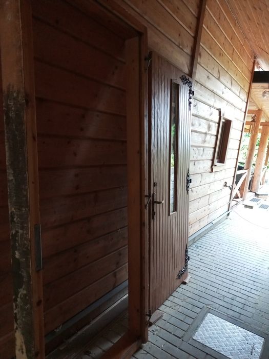 Drzwi  zewnętrzne drewniane  z futryną