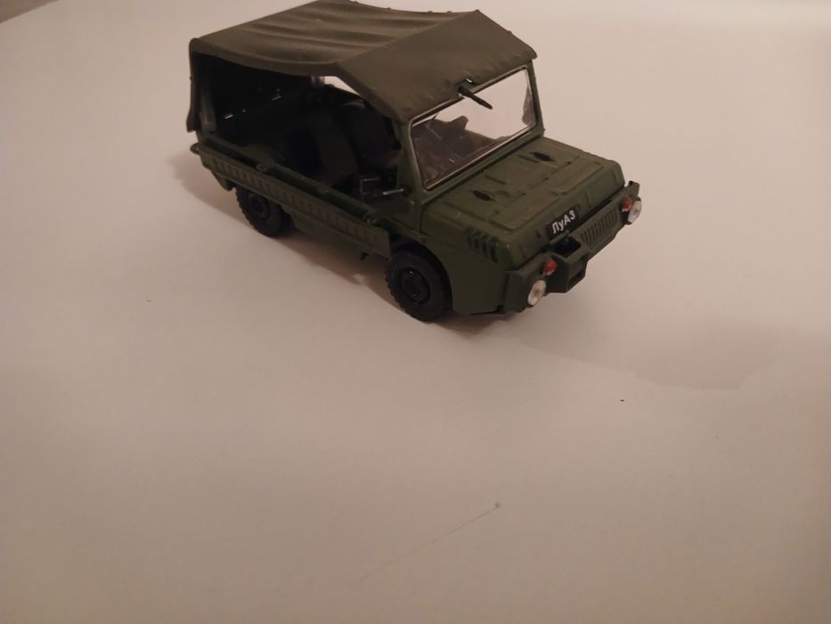 Колекційна машинка ЛуАЗ 967М випуск 71 Автолегенди СРСР