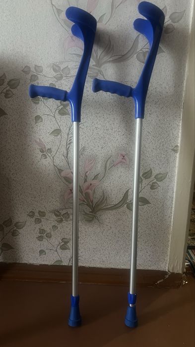 Продам  милиці (костилі) дорослі з регулюючою  висотою