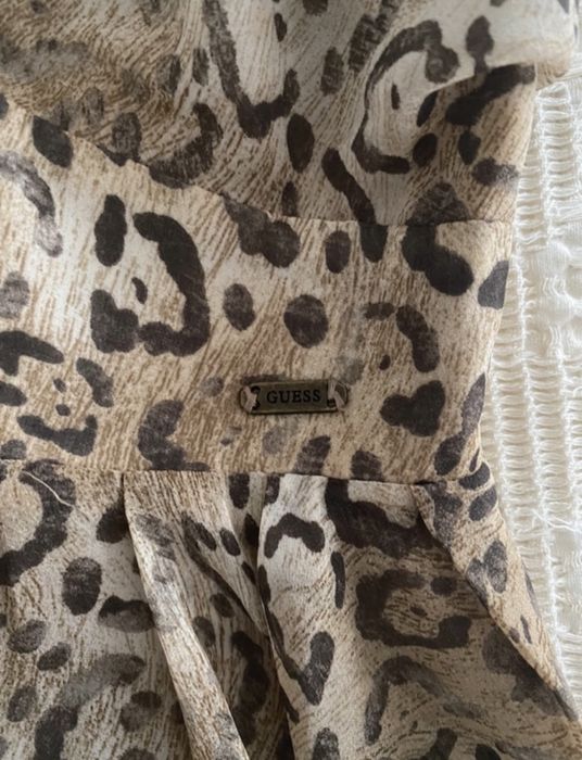 Vestido leopardo Guess