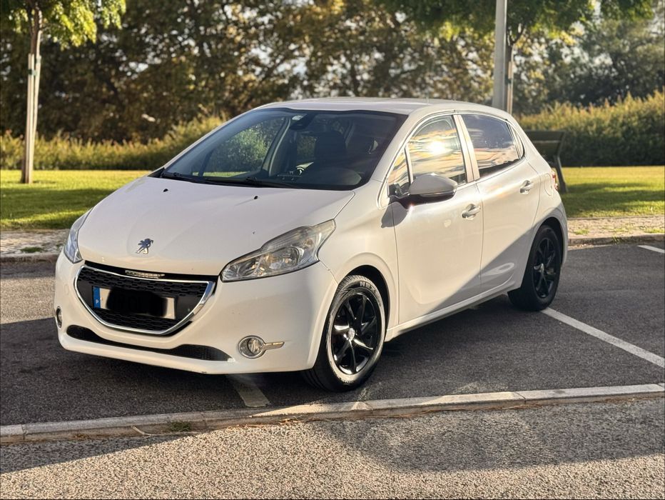 Peugeot 208 Active 1.4 Diesel – Ano 2014 — photo 4