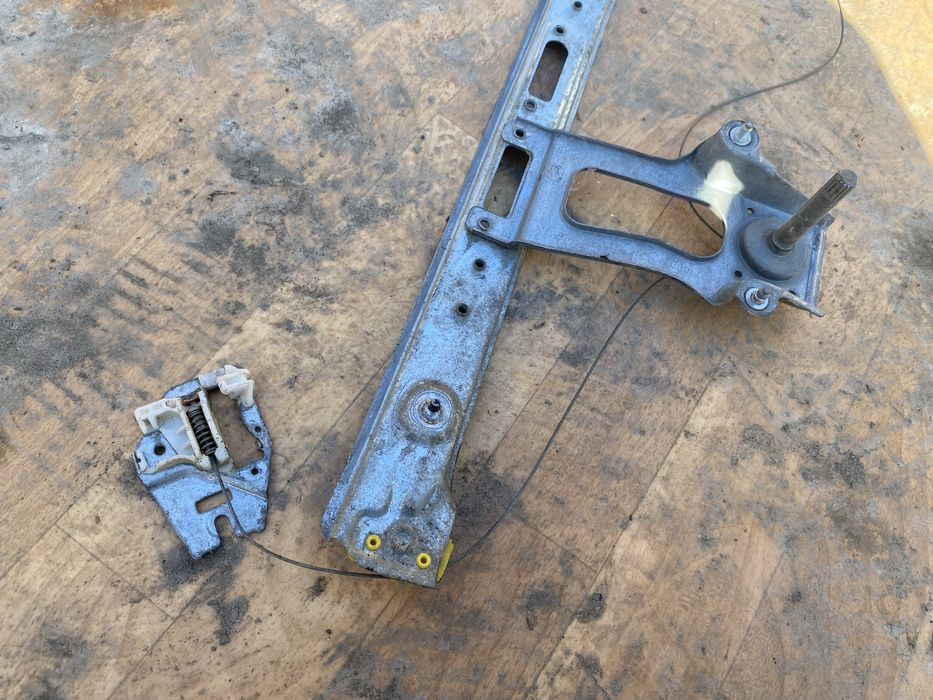 Bmw e46. Стеклоподъемник задний левой двери для Бмв. Склопідіймач