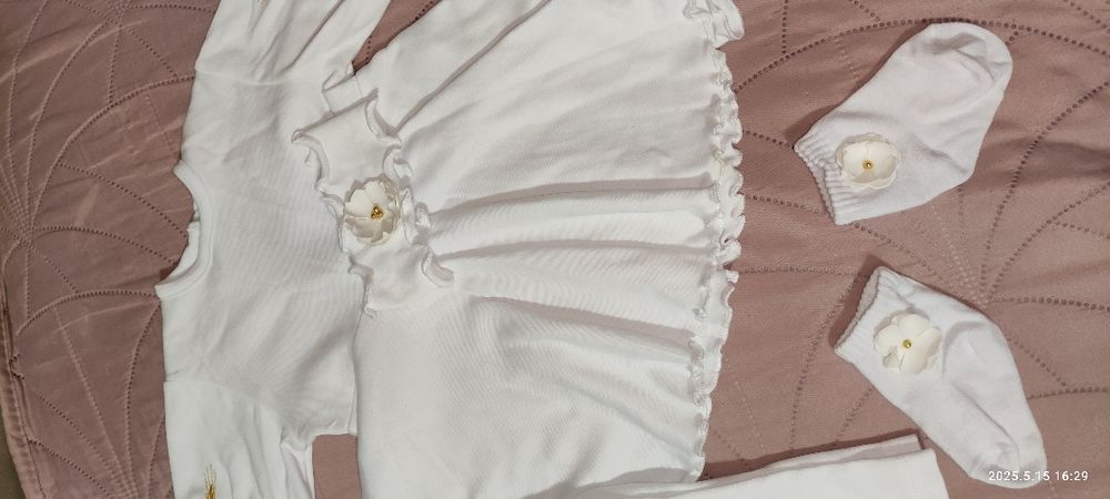 Продам костюм для дівчинки(близнюки) 62см на хрещення