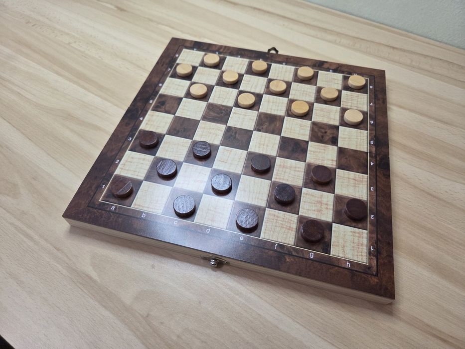 Szachy, warcaby, backgammon (3w1) - 24×24cm