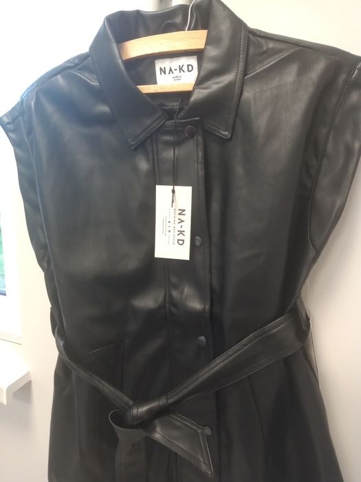 Kamizelka z imitacji skóry firmy NA-KD rozmiar 38