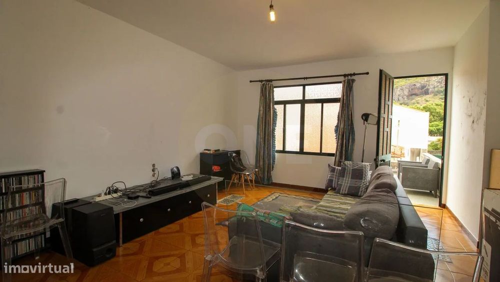 Prédio para Comércio e Habitação no Centro de Machico