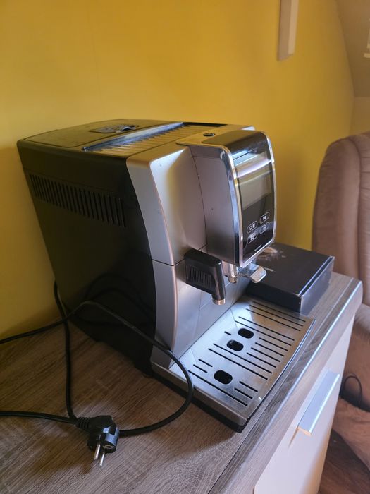 Ekspres DeLonghi Dinamica Plus  Bluetooth