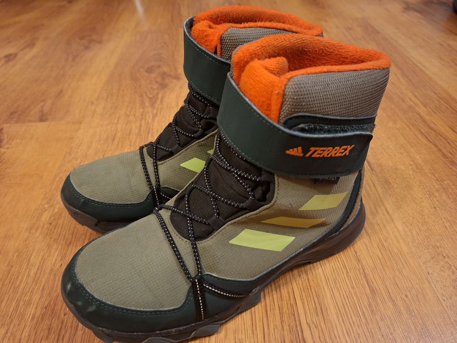 Buty zimowe Adidas Terrex śniegowce dla chłopca chłopięce 39 1/3