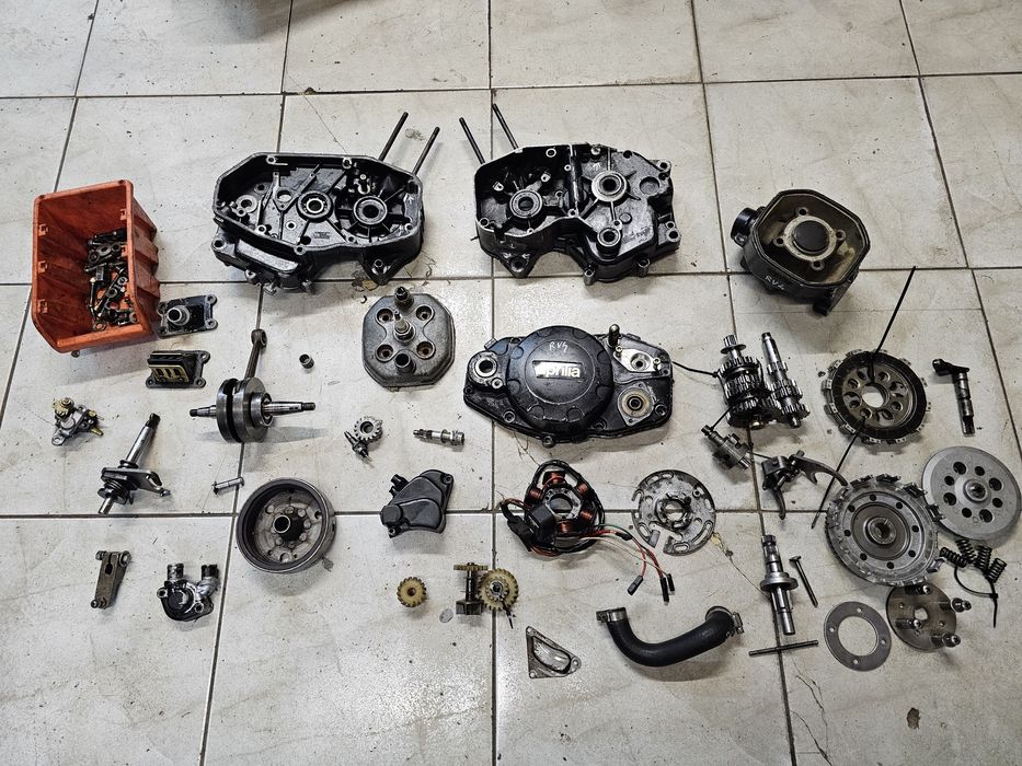 Aprilia Minarelli rv4 silnik części Tuareg skrzynia kapa wał cylinder