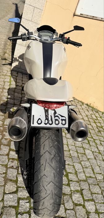 Ducati monster 696 nacional