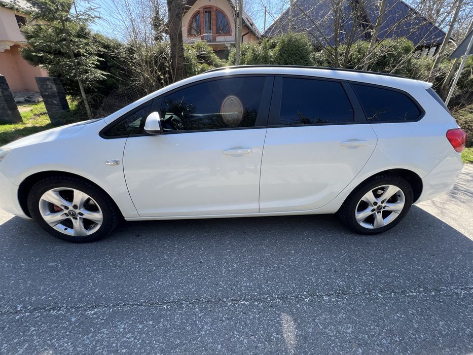 Продам Opel astra J