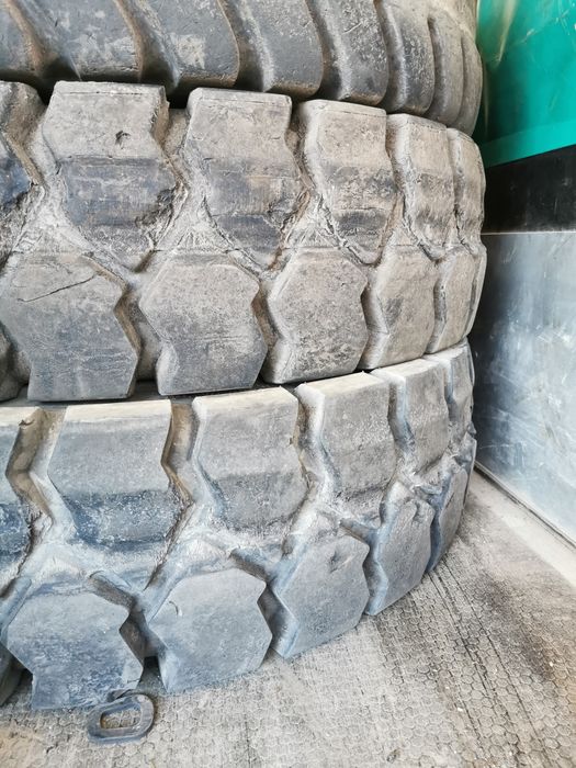 Opony skalne koparka. 10.00 20  T-900