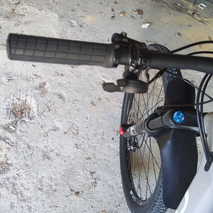 Bicicleta BTT suspensão total (L)