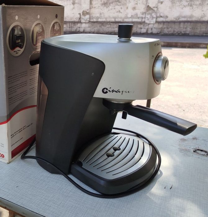 Продам кофемашину Nina Plus