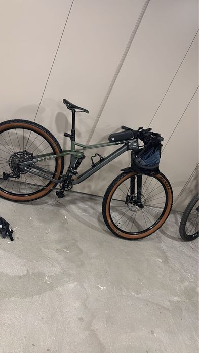 Vendo bicicleta Cube Stereo One22 HPC TM – tamanho M