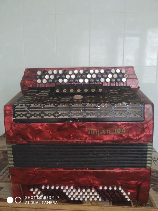Продам Баян тула 304