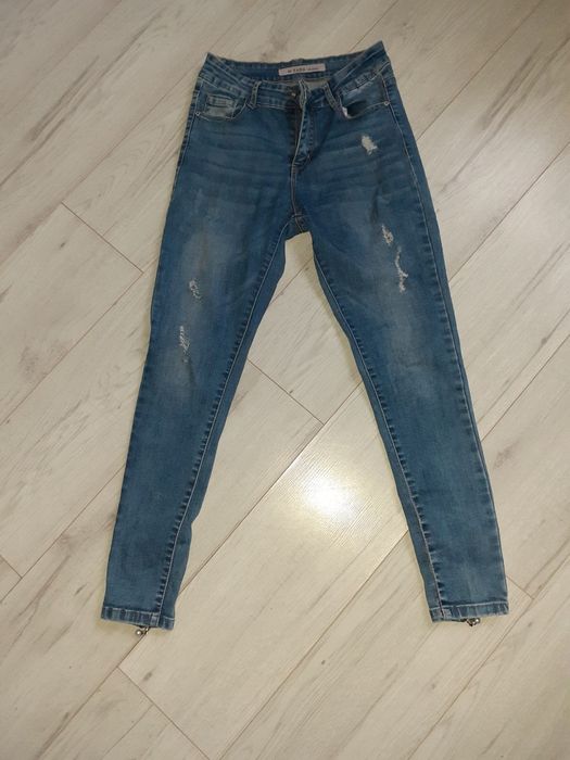 Jeansowe spodnie damskie