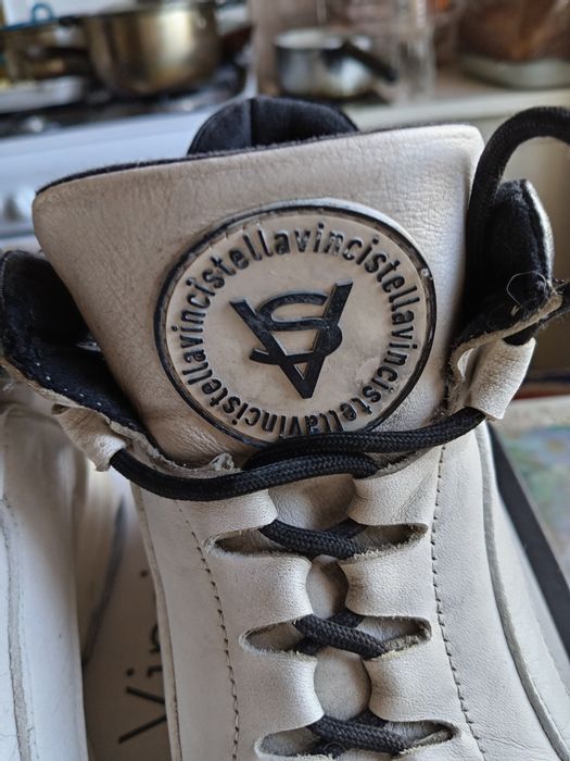 Продам фирменные утепленные кожаные кроссовки