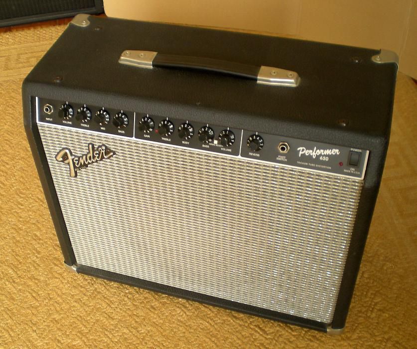 Amplificador Fender Performer 650