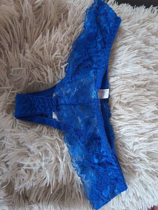 Nowe Piękne majtki stringi koronkowe M  niebieskie