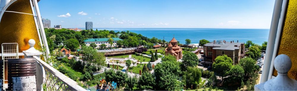 Аркадия посуточно , Аркадийский дворец с видом на море и террасой