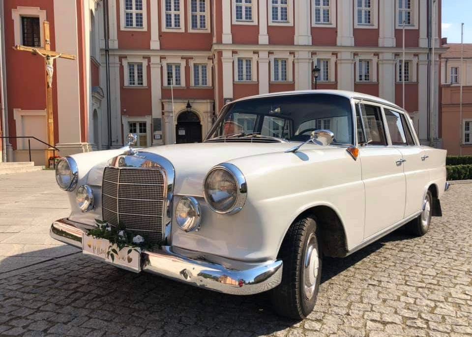 Samochód do ślubu piękny Mercedes Skrzydlak klasyk zabytkowa limuzyna