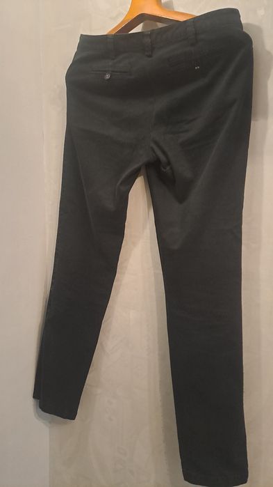 Eleganckie spodnie Armani rozm. M