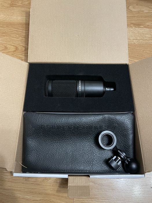 Студійний мікрофон Audio-Technica AT2020 в гарному стані