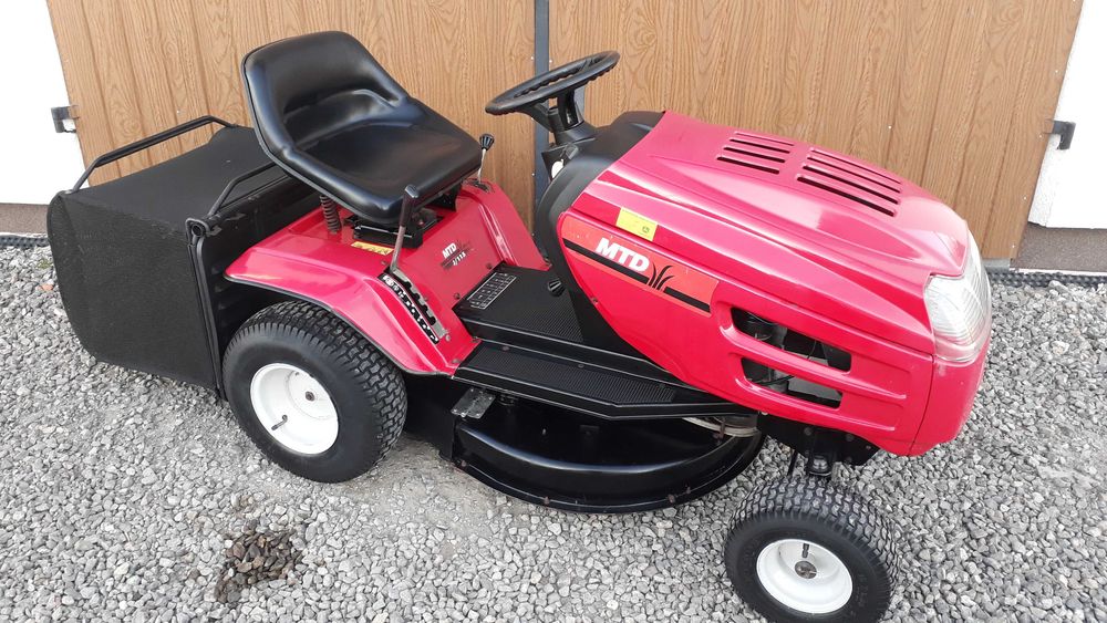 Kosiarka traktorek  MTD z koszem, Briggs 11.5 kM,  zadbany