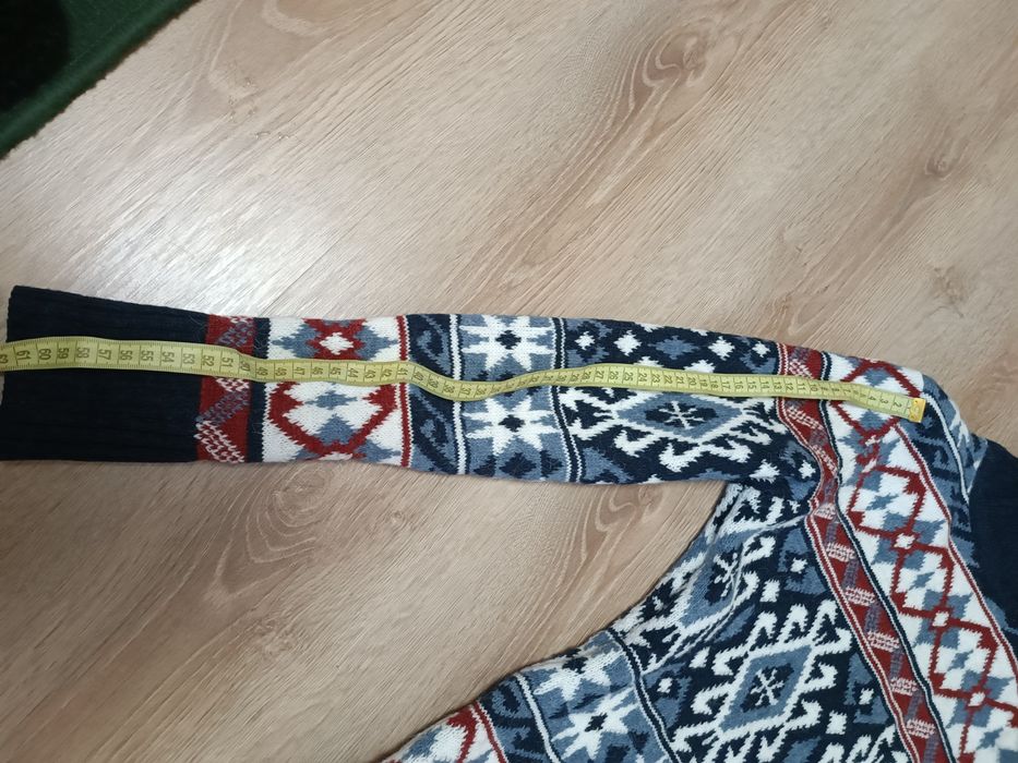 Теплий жіночій светр