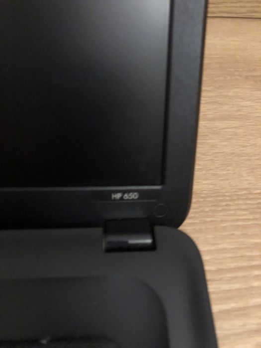 HP 650 - i3- 4gb ram- SSD- Win10