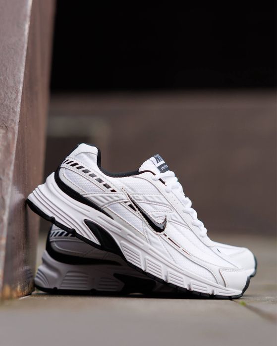Nike Initiator White Black