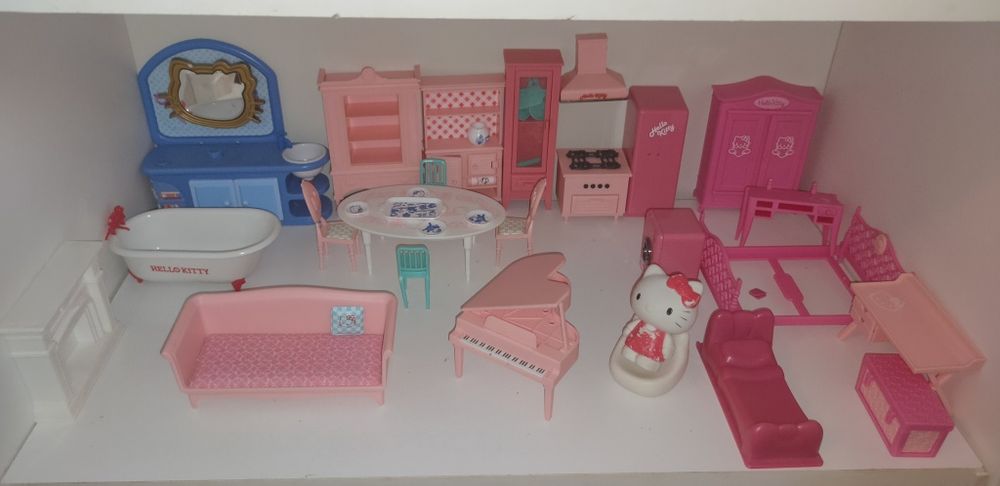 Mobilia de Casa de bonecas hello Kitty e/ou mobília da casa