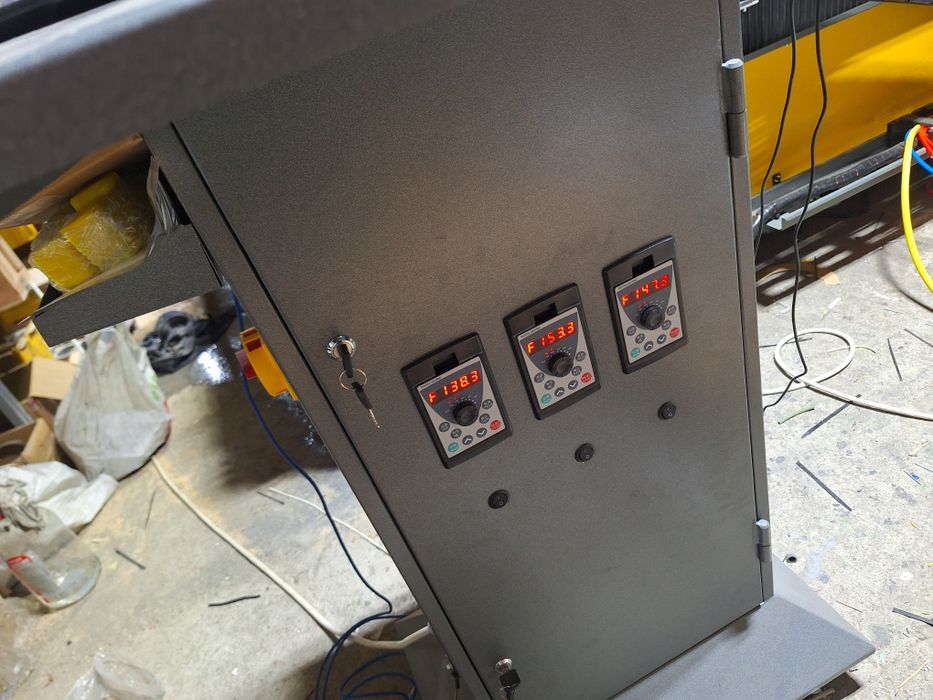 Станок по камню фрезерный. ЧПУ. 3 шпинделя 5.5квт