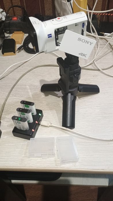 Екшн камера 4K Sony FDR-X3000R з купою допів