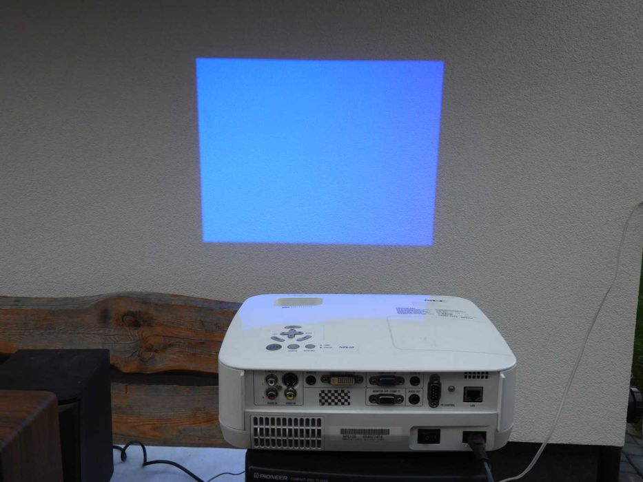 Projektor video Nec np 610