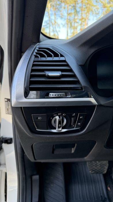 Автомобіль BMW X3 2019 G01 кроссовер, позашляховик