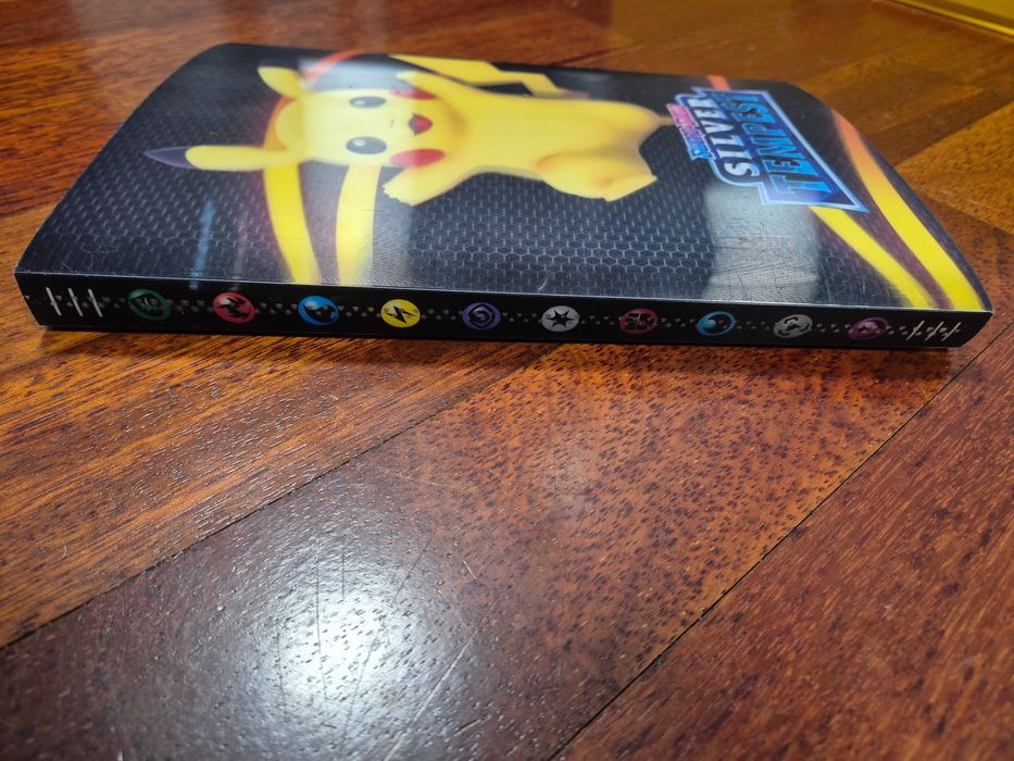 Album pokemon z kartami