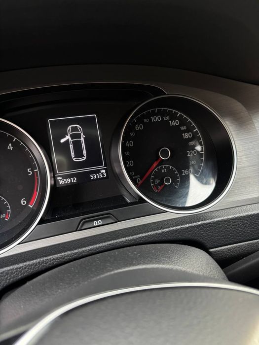 Продам volkswagen golf 7 2015 року