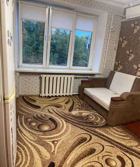 Здається кімната в гуртожитку м. Берестейська