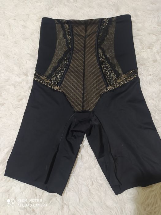 Продам корегуючу білизну.