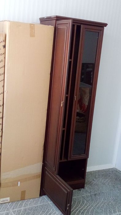 BAIXA DE PREÇO! Móvel alto, em mogno, para quarto, sala ou escritório