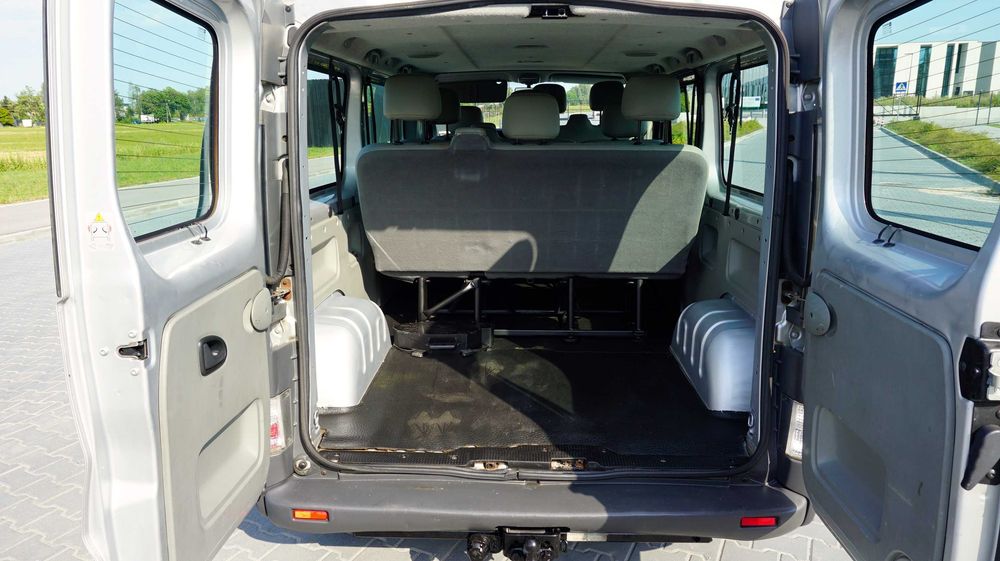 Opel Vivaro 9 osobowy ** 1.9 100 km ** Sprowadzony ** 1 właściciel